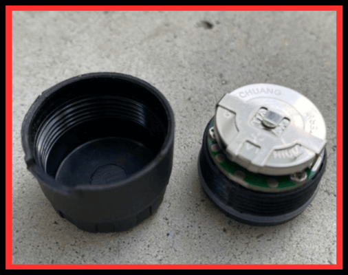 画像に alt 属性が指定されていません。ファイル名: %E3%82%BF%E3%82%A4%E3%83%A4%E5%86%85%E9%83%A8%E3%81%AB%E3%81%82%E3%82%8B%E3%82%BB%E3%83%B3%E3%82%B5%E3%83%BC-2.png